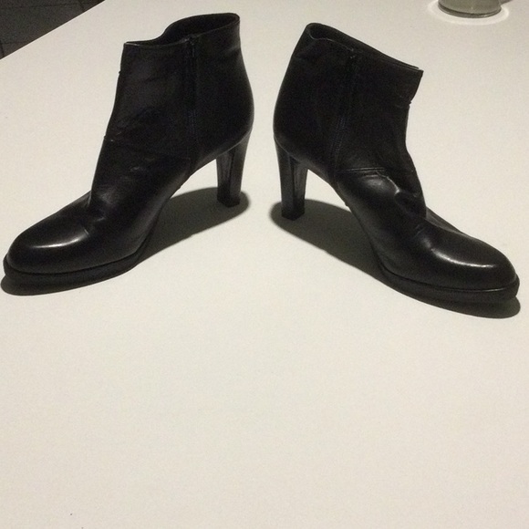 Stuart Weitzman Black Ankle Boot - Picture 2 of 12
